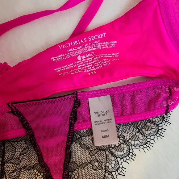 Rare Y2K Victoria's Secret Very Sexy Miraculous Plunge Bra/ Panty Set 32A/med
